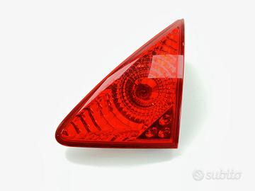 STOP POSTERIORE DESTRO INTEGRATO NEL PORTELLO PEUG