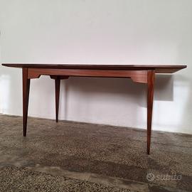 Tavolo in stile scandinavo anni '60



