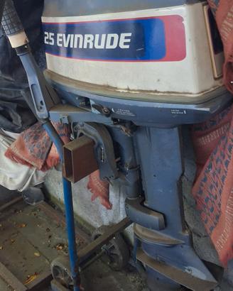 2 motori evinrude 25 più barca