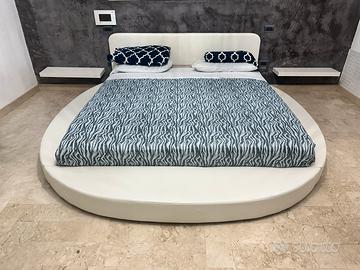 Letto king size rotondo ecopelle bianco