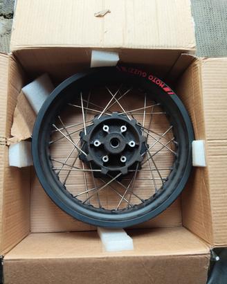 cerchio posteriore V85TT