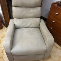 Poltrona relax reclinabile manuale mai usata
