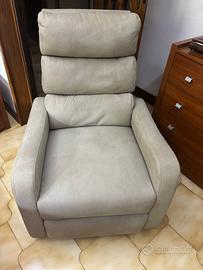 Poltrona relax reclinabile manuale mai usata
