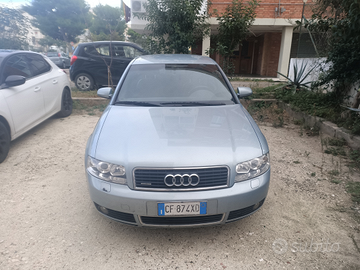 Audi A4 V6 2500 TDI quattro