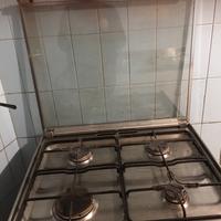 Cucina a gas con forno elettrico