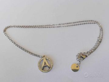 Collana in acciaio con pendente a lettera A
