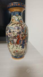 Vaso vintage in porcellana stile Royal Satsuma