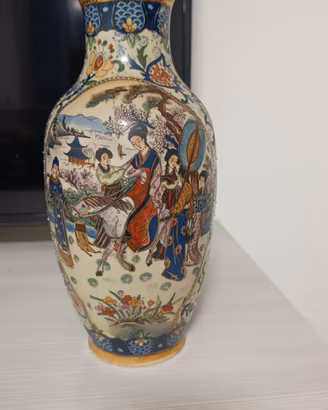 Vaso vintage in porcellana stile Royal Satsuma