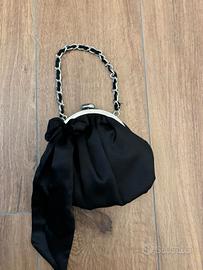 Pochette da polso in raso nera