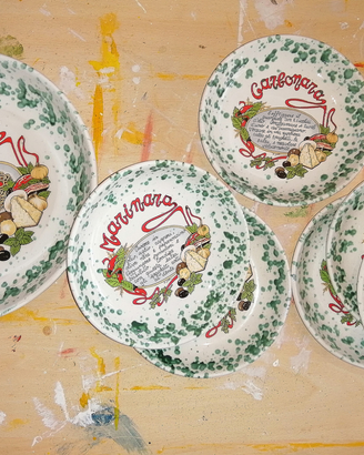 Servizio piatti per spaghetti con vassoio