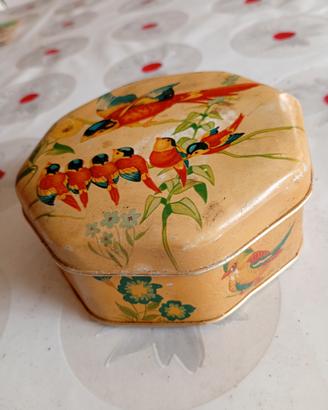 Scatola vintage in latta "Buratti"Torino.