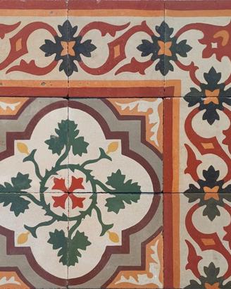 Elegante pavimentazione di cementine d'epoca