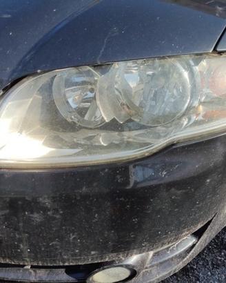 Proiettore sinistro AUDI A4 del 2006