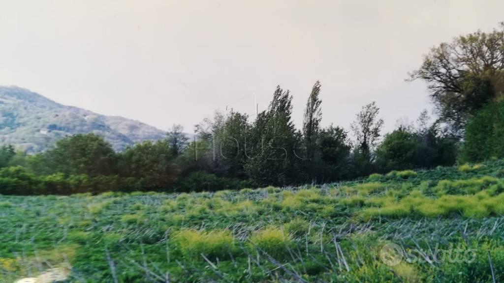 Terreno di 150 m² a Montone - Vista 3