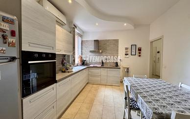 Via F. E. De Giovanni - Trilocale completamente ri