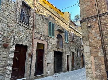 CASA SEMINDIPENDENTE A BEVAGNA