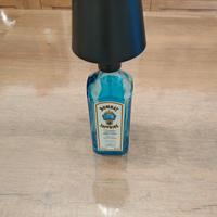 Lampada da comodino artigianale con bottiglia