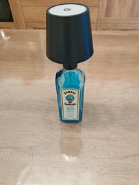 Lampada da comodino artigianale con bottiglia