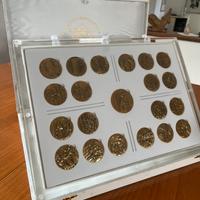 Cofanetto di Floriano Bodini, ottone d’orato