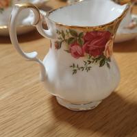 Lattiera Royal Albert Old Country Roses