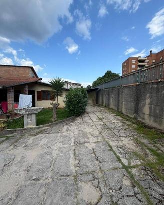 Villa di 275 m² con più di 5 locali e box auto dop