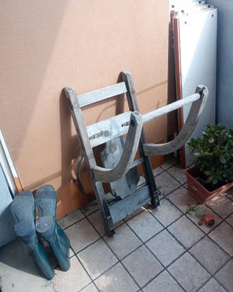 Porta legna tradizionale a spalla in legno