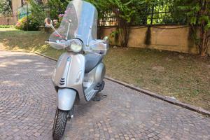 Vespa Elettrica 2023