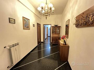 Appartamento di 99 m² con più di 5 locali a Genova