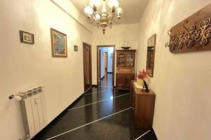 Appartamento di 99 m² con più di 5 locali a Genova
