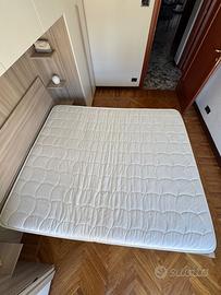 Letto matrimoniale completo con materasso
