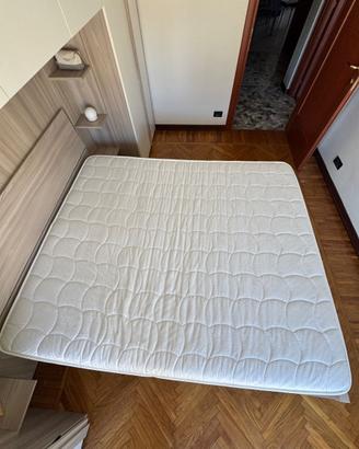 Letto matrimoniale completo con materasso