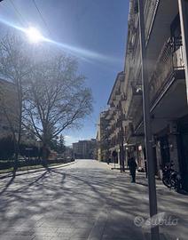 Locale Commerciale in Zona  Piazza Kennedy