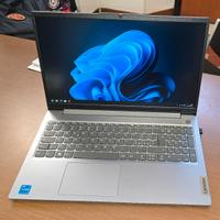 Notebook Lenovo IdeaPad Slim 3 modello 15IAH8