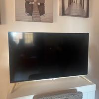 televisore LG bianco