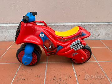 Moto da bambino tema spiderman