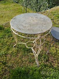 Tavolo da giardino e sedie ferro battuto 