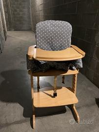 Seggiolone in legno + giochino