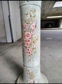 Colonna decorata porta vaso