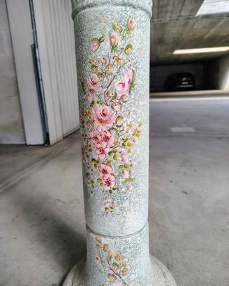 Colonna decorata porta vaso