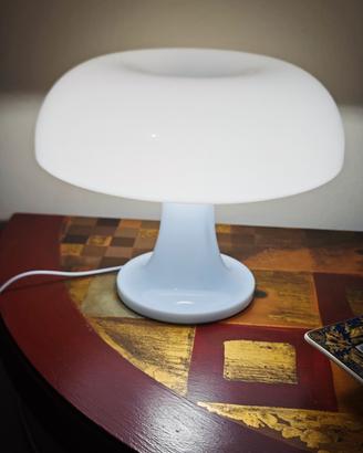 Lampada da tavolo Fungo modello Bauhaus 