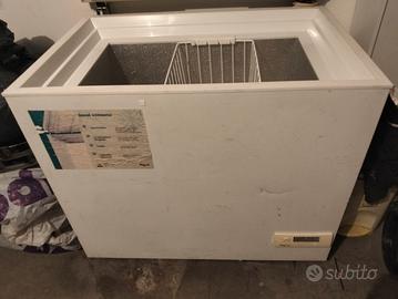 congelatore a pozzetto 