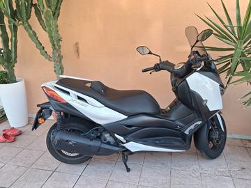 YAMAHA XMAX 300 2021