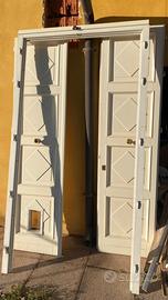 Portoncino d’ingresso in legno massello