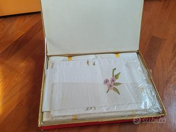 Set per cucina: asciugamani, tovaglia e tovaglioli