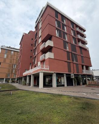 Centro, Ampio trilocale arredato