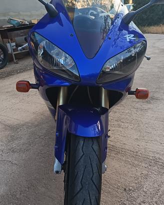 Yamaha R1 2000