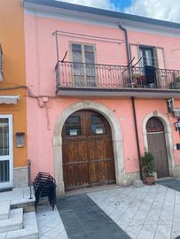Casa semi indipendente al centro di Andretta (AV)