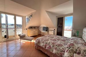 4 LOCALI A GIUGLIANO IN CAMPANIA