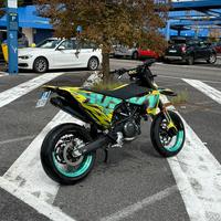 Husqvarna 701 supermoto