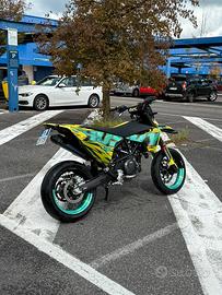 Husqvarna 701 supermoto